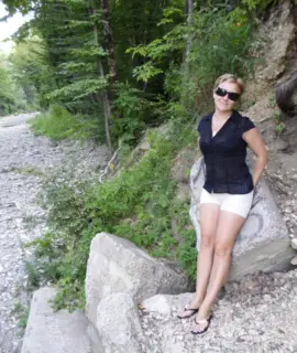 Анкета массажистки Людмила - Фото 1, район Советский, 37 лет, №2476